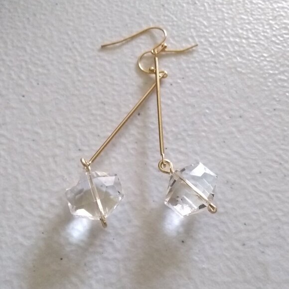 Sleek Sexy & Chic! Clear Faceted Glass Bead Earrings! Superior Bling/Glam Effect - Picture 3 of 10